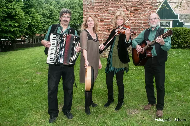 Ierse Swing Folkband UNICORN in de Koogerkerk te Zuid Scharwoude