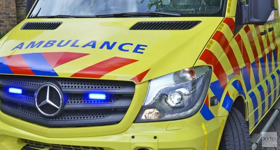 Personenauto botst met politieauto in Heerhugowaard: drie gewonden
