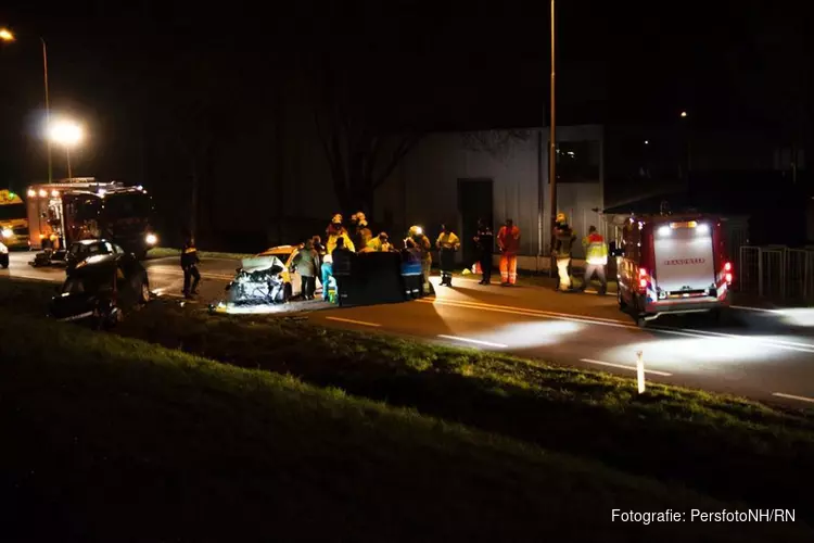 Meerdere gewonden en dode bij frontale botsing op de N242