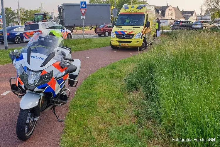 Scooterrijder licht gewond bij aanrijding Randweg
