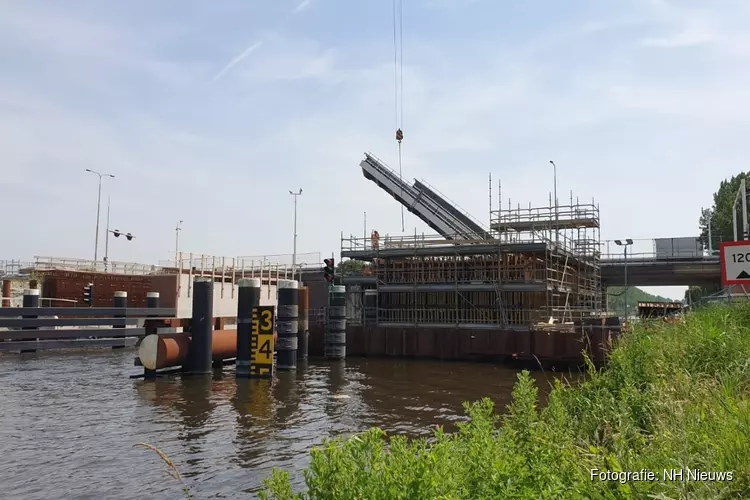 Verkeersinfarct rond Alkmaar door defecte Leeghwaterbrug