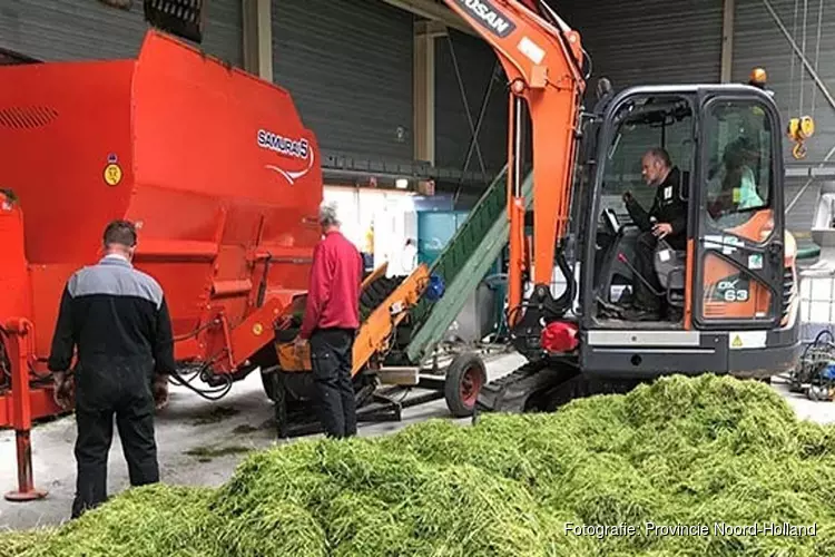 Eerste gras in Noord-Holland verwerkt tot duurzaam dooimiddel