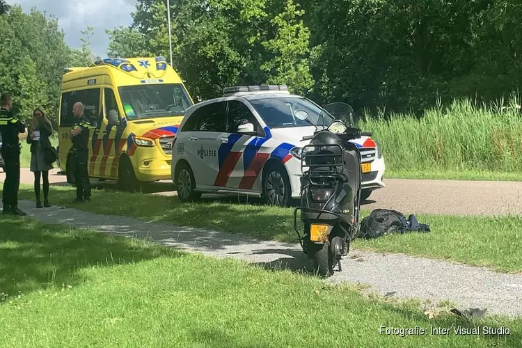 Scooterrijder gewond na aanrijding in Zuid-Scharwoude