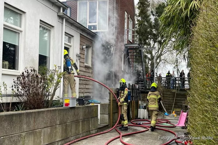 Brand op terras in Noord-Scharwoude