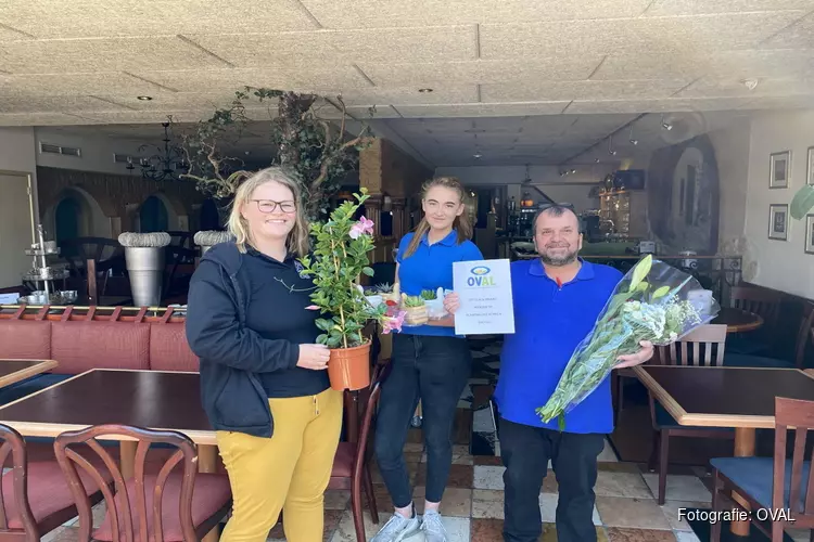 Bloemen en planten cadeau aan horeca Dijk en Waard