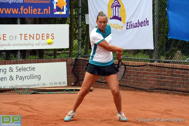 Bijltjesdag in het vrouwentoernooi bij ITF Alkmaar