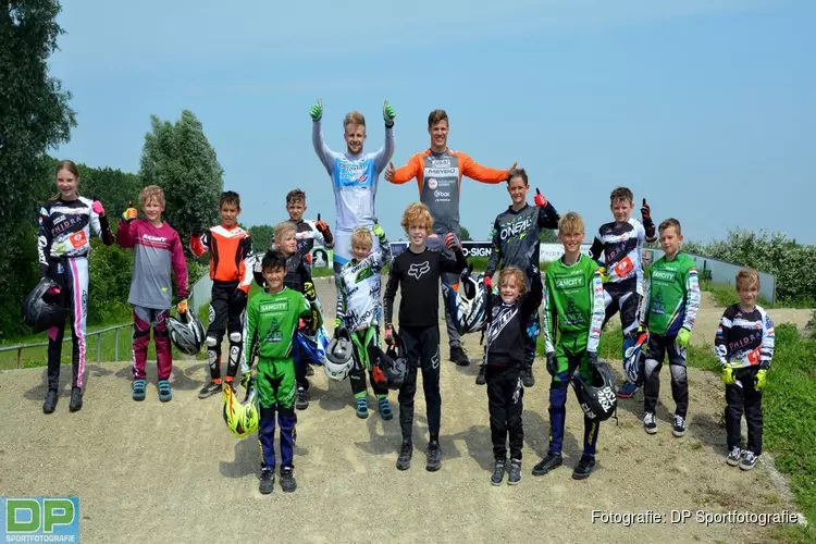 BMX-toppers laten jeugd genieten tijdens clinic bij De Kleydrivers