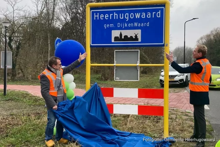 Eerste nieuwe gemeentelijke komborden onthuld