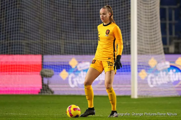 Officieel Oranje-debuut voor Langedijker keepster Daphne van Domselaar