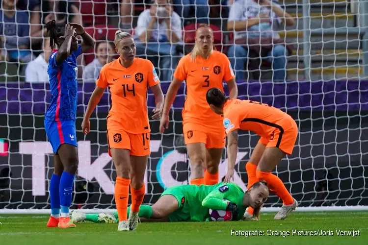 Oranje, met uitblinkers Van Domselaar en Van der Gragt, sneuvelt in kwartfinale