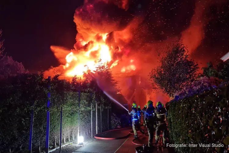 Zeer grote brand aan de Middenweg in Heerhugowaard