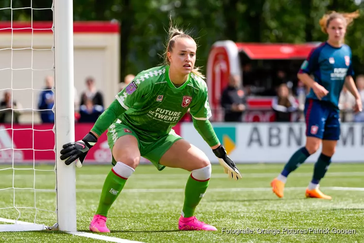 Aston Villa versterkt zich met Daphne van Domselaar