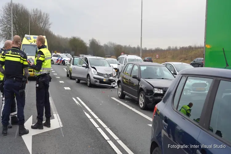 Botsing met drie auto's op N245