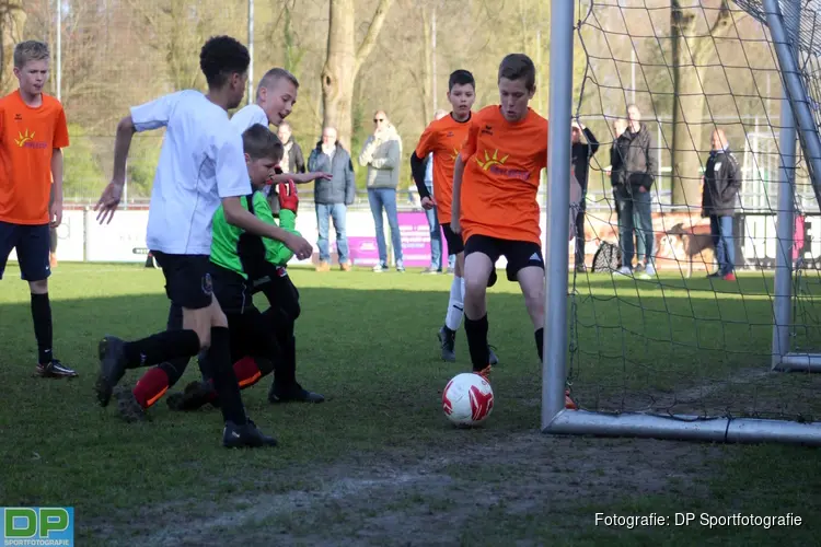 Finales schoolvoetbal Dijk en Waard op woensdag en vrijdag op Sportpark De Kabel