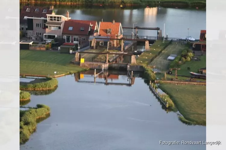 Sluis in Broek op Langedijk een maand dicht!