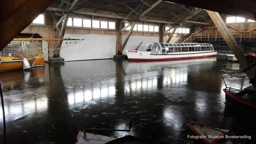 Water in Museum BroekerVeiling bevroren: boten kunnen &#39;geen kant op&#39;